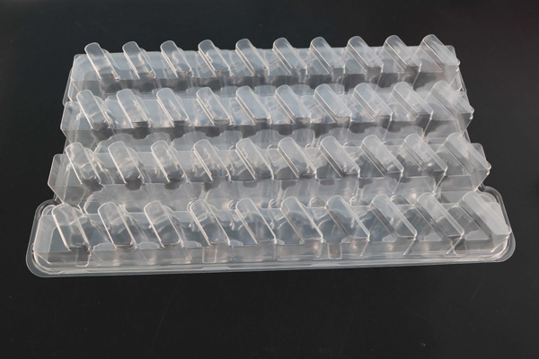 無(wu)錫汽車(che)零部件(jian)吸塑包(bāo)裝-方立(lì)包裝-汽(qì)車零部(bù)件吸塑(sù)包裝批(pī)發