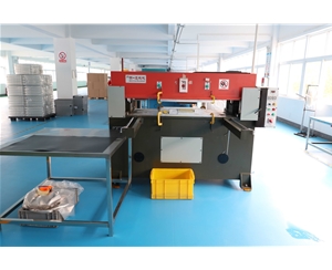 吸塑(su)包裝生産車(chē)間