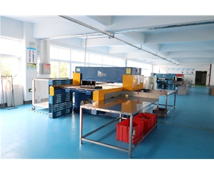 吸塑(sù)包裝生産車(che)間