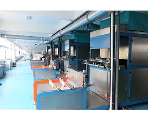 吸塑(su)包裝生産車(che)間