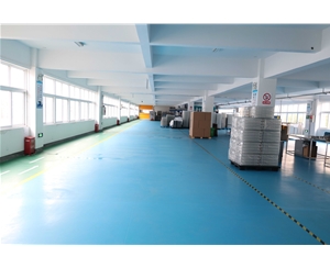 吸塑包裝(zhuāng)生産車間